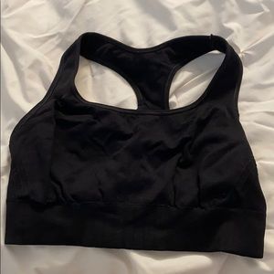 black sports bra